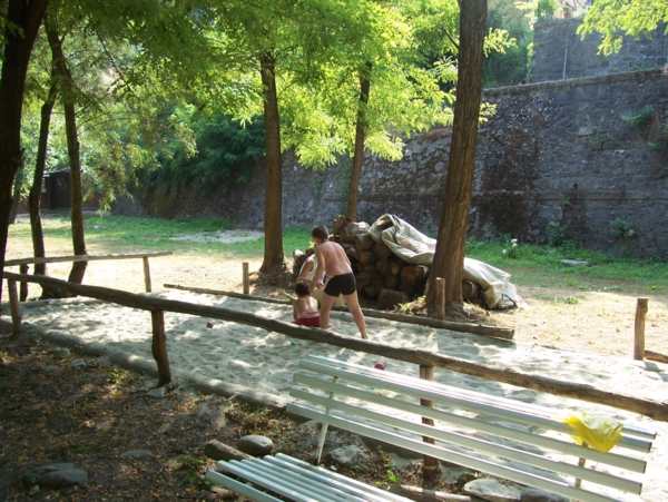  Image name: Parco39.jpg 
 width: 600 pixel 
 height: 451 pixel 
 Size: 304075 bytes 
 Click to enlarge 